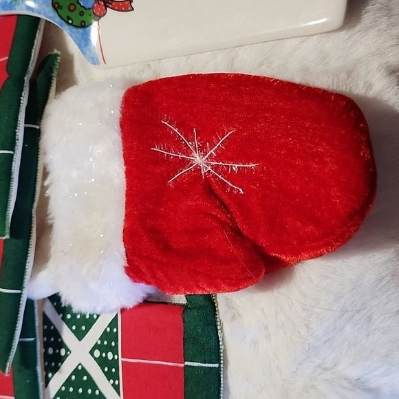 VINTAGE CHRISTMAS DECORATIVE ASSORTMENT BUNDLE - Picture 2 of 7